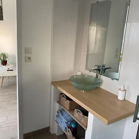 Chaleureux T2 30 M2 Et Sa Terrasse Bois 18 M2 * La Rochelle (Charente-Maritime)