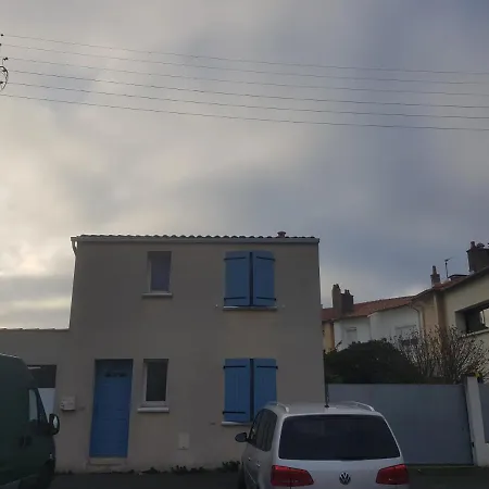 Chaleureux T2 30 M2 Et Sa Terrasse Bois 18 M2 * La Rochelle (Charente-Maritime)