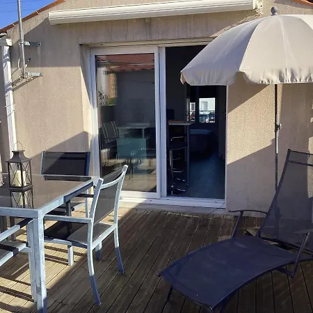 Chaleureux T2 30 M2 Et Sa Terrasse Bois 18 M2 La Rochelle (Charente-Maritime)
