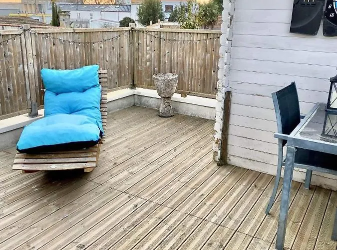Chaleureux T2 30 M2 Et Sa Terrasse Bois 18 M2 *