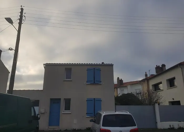 Chaleureux T2 30 M2 Et Sa Terrasse Bois 18 M2 * La Rochelle (Charente-Maritime)