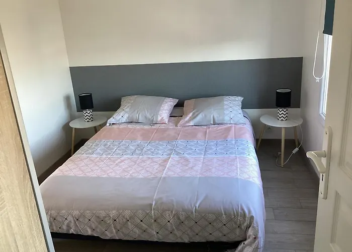 Apartment Chaleureux T2 30 M2 Et Sa Terrasse Bois 18 M2 La Rochelle (Charente-Maritime)